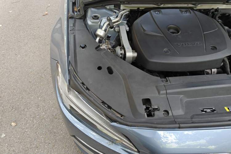 Used Volvo S90 2019 T5 Zhiyi Edition Engine Bay Right