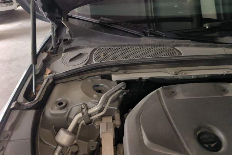 Used Volvo S90 2019 T5 Zhiyi Edition Engine Bay Right