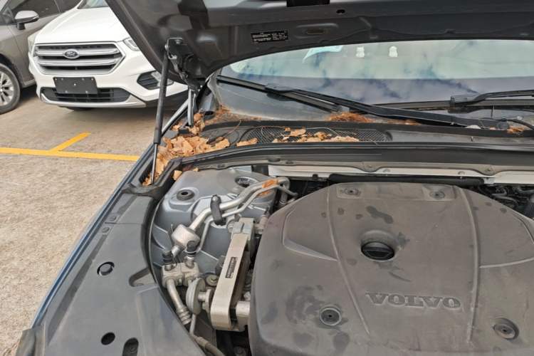Used Volvo S90 2019 T5 Zhiyi Edition Engine Bay Right