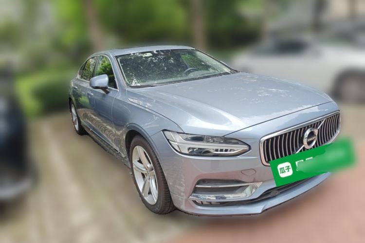 Used Volvo S90 2019 T5 Zhiyi Edition Front Right 45 Deg