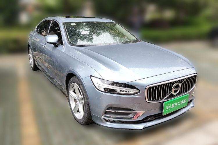 Used Volvo S90 2019 T5 Zhiyi Edition Front Right 45 Deg