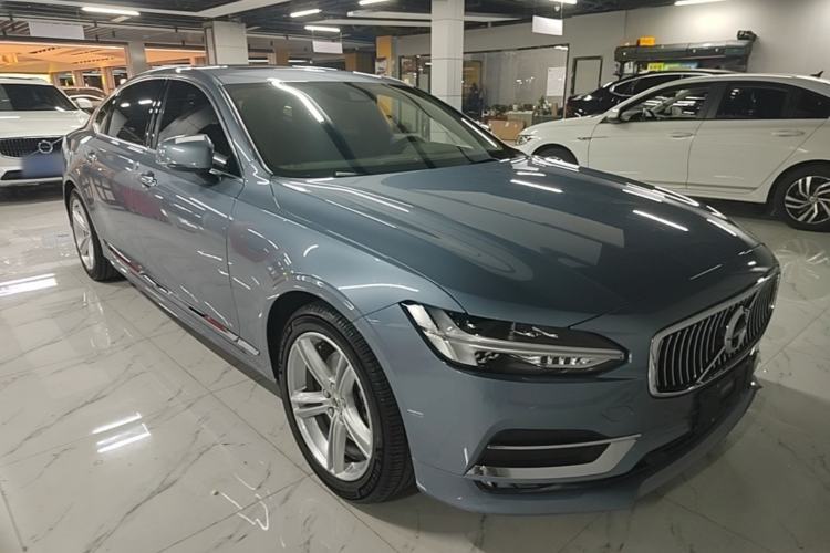 Used Volvo S90 2019 T5 Zhiyi Edition Front Right 45 Deg