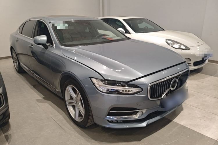 Used Volvo S90 2019 T5 Zhiyi Edition Front Right 45 Deg