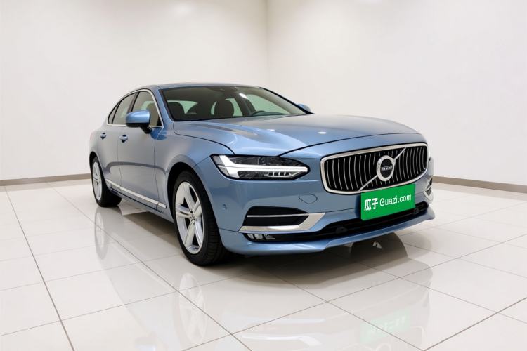 Used Volvo S90 2019 T5 Zhiyuan Edition Front Right 45 Deg