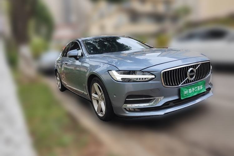 Used Volvo S90 2019 T5 Zhiyuan Edition Front Right 45 Deg