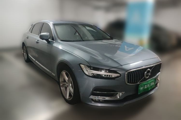 Used Volvo S90 2019 T5 Zhiyi Edition Front Right 45 Deg