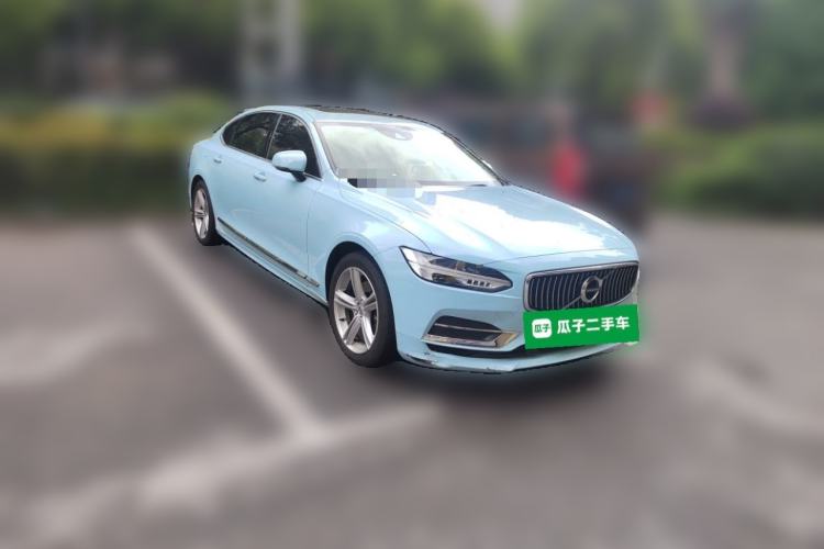 Used Volvo S90 2019 T4 Zhiyi Edition Front Right 45 Deg