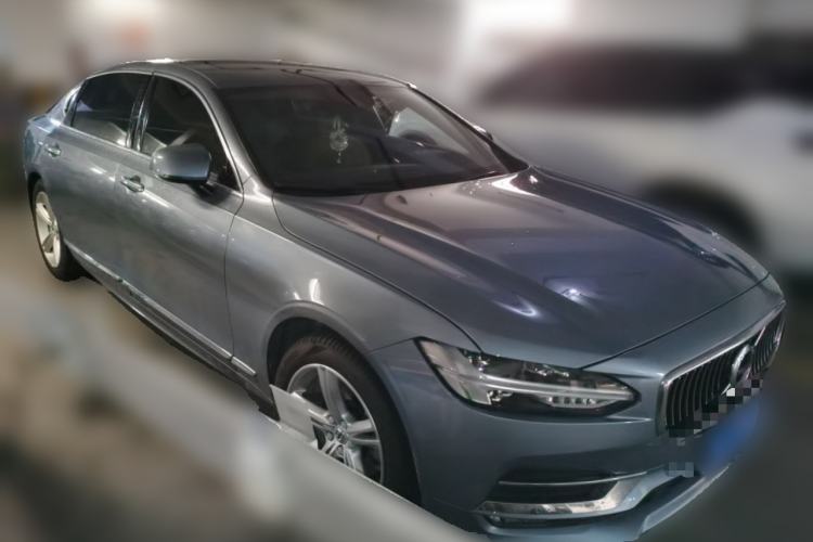 Used Volvo S90 2019 T5 Zhiyi Edition Front Right 45 Deg