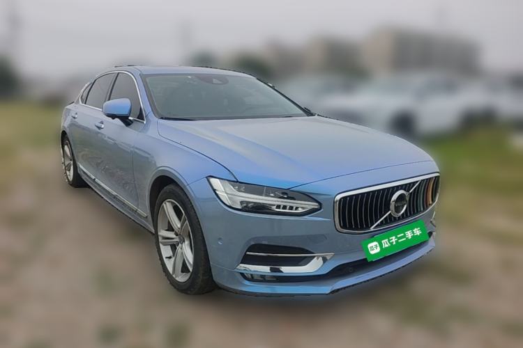 Used Volvo S90 2019 T5 Zhiyuan Edition Front Right 45 Deg