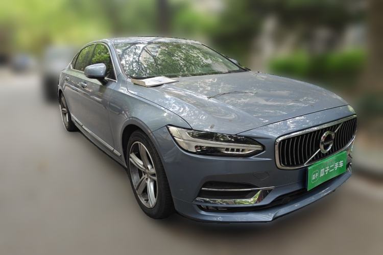 Used Volvo S90 2019 T5 Zhiyi Edition Front Right 45 Deg