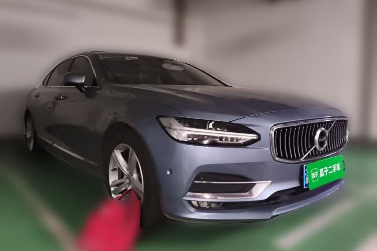 Used Volvo S90 2019 T5 Zhiyuan Edition Front Right 45 Deg