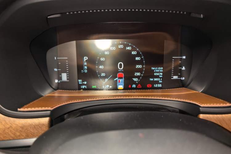 Used Volvo S90 2019 T5 Zhiyi Edition Odometer Close Up