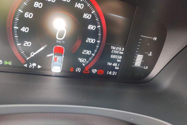 Used Volvo S90 2019 T4 Zhiyi Edition Odometer Close Up