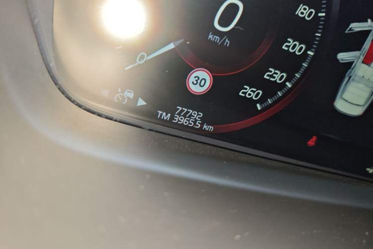 Used Volvo S90 2019 T5 Zhiyuan Edition Odometer Close Up