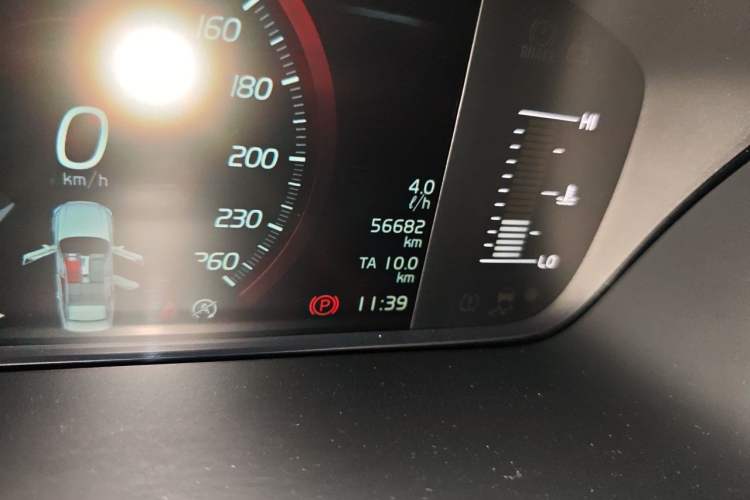 Used Volvo S90 2019 T5 Zhiyi Edition Odometer Close Up