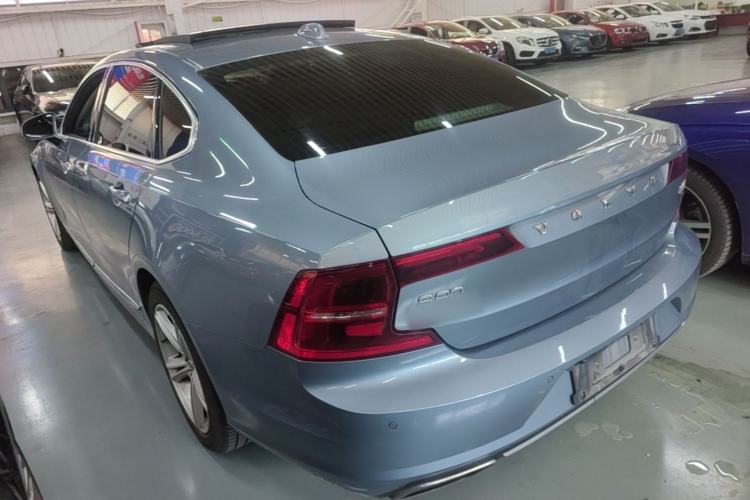 Used Volvo S90 2019 T5 Zhiyi Edition Rear Left 45 Deg