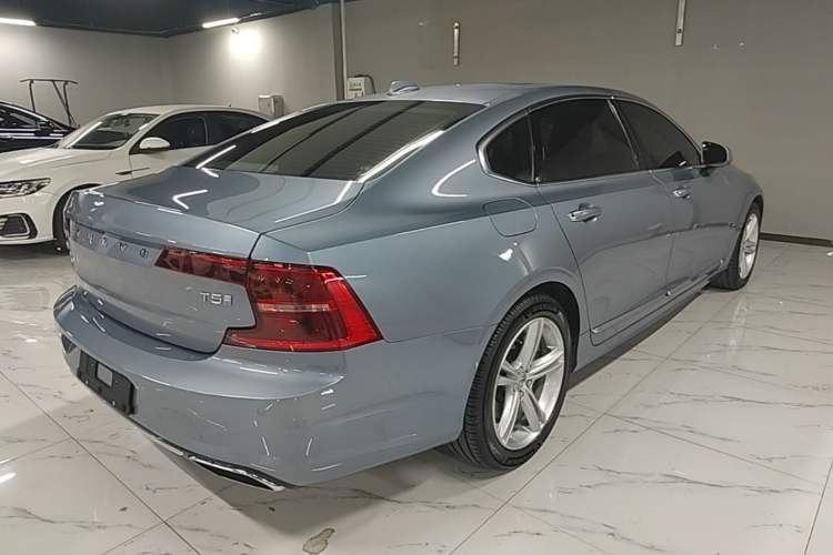 Used Volvo S90 2019 T5 Zhiyi Edition Rear Right 45 Deg