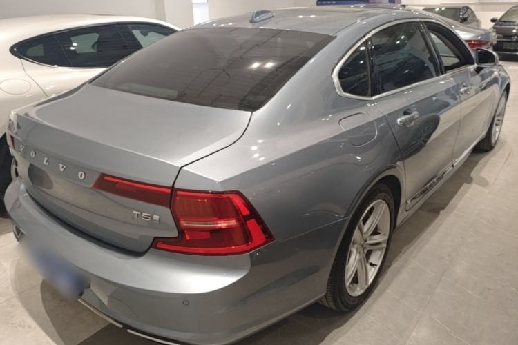 Used Volvo S90 2019 T5 Zhiyi Edition Rear Right 45 Deg