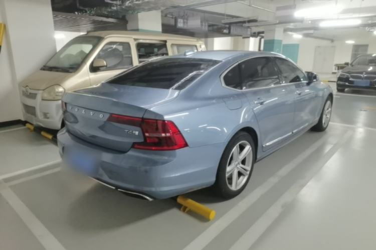 Used Volvo S90 2019 T4 Zhiyi Edition Rear Right 45 Deg