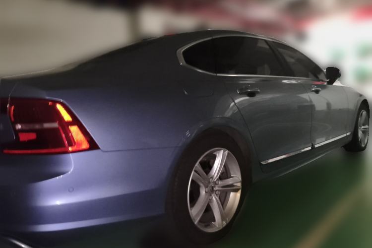 Used Volvo S90 2019 T5 Zhiyuan Edition Rear Right 45 Deg