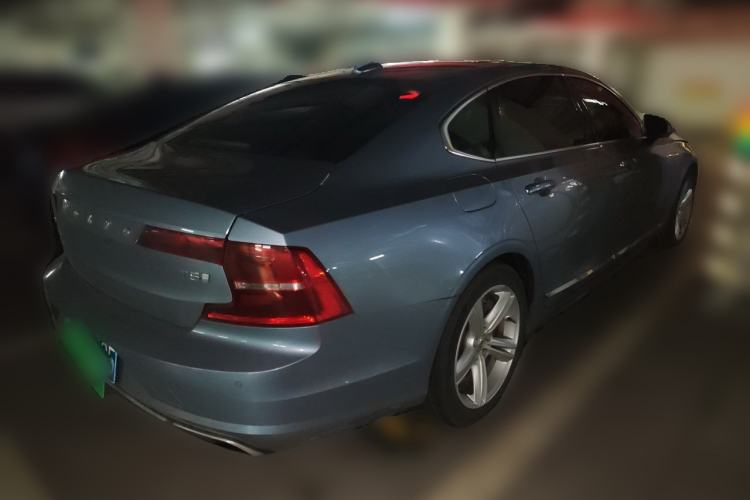 Used Volvo S90 2019 T5 Zhiyi Edition Rear Right 45 Deg