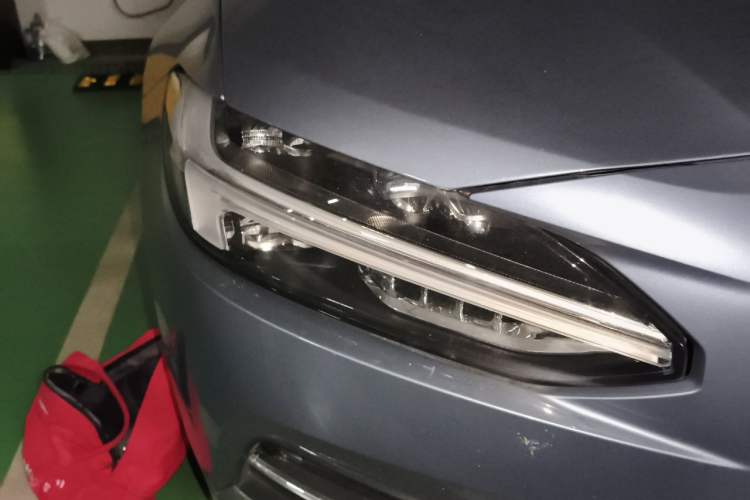Used Volvo S90 2019 T5 Zhiyuan Edition Right Front Headlight