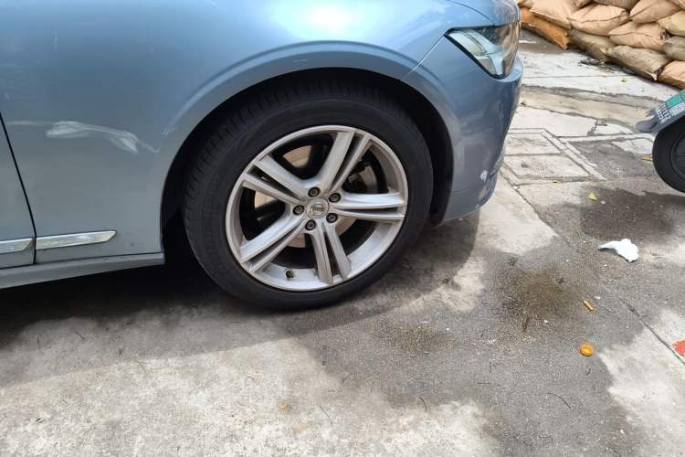 Used Volvo S90 2019 T5 Zhiyi Edition Right Front Wheel Hub