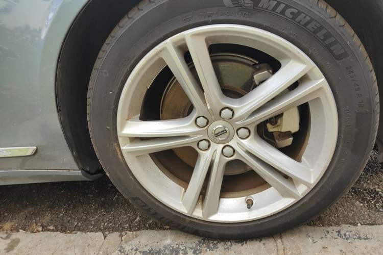 Used Volvo S90 2019 T5 Zhiyuan Edition Right Front Wheel Hub