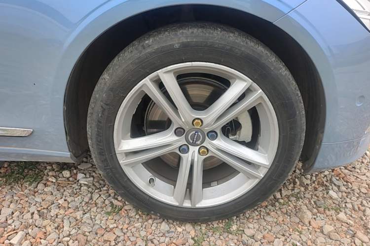 Used Volvo S90 2019 T5 Zhiyuan Edition Right Front Wheel Hub