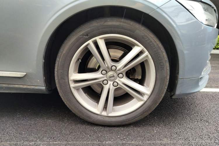 Used Volvo S90 2019 T5 Zhiyi Edition Right Front Wheel Hub