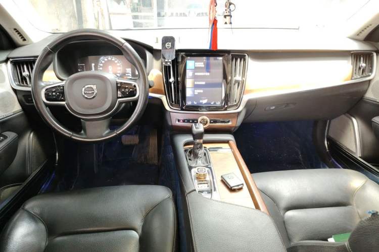 Used Volvo S90 2019 T5 Zhiyi Edition Center Console