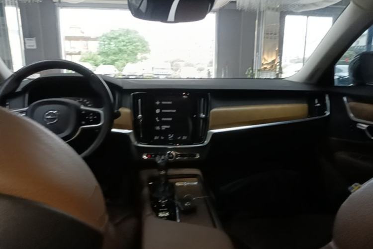 Used Volvo S90 2019 T5 Zhiyi Edition Center Console