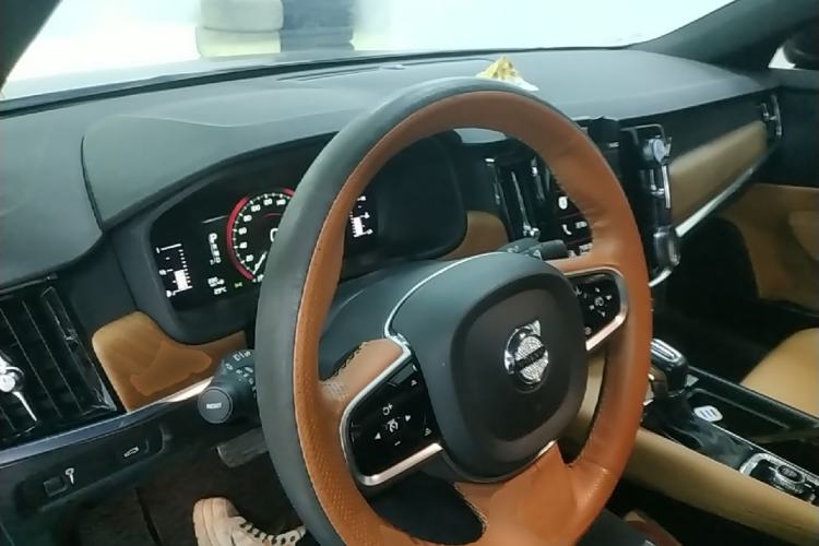Used Volvo S90 2019 T5 Zhiyi Edition Center Console