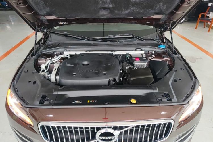 Used Volvo S90 2019 T5 Zhiyi Edition Engine Bay
