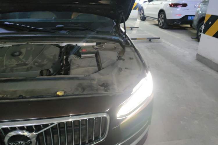 Used Volvo S90 2019 T5 Zhiyi Edition Engine Bay Left