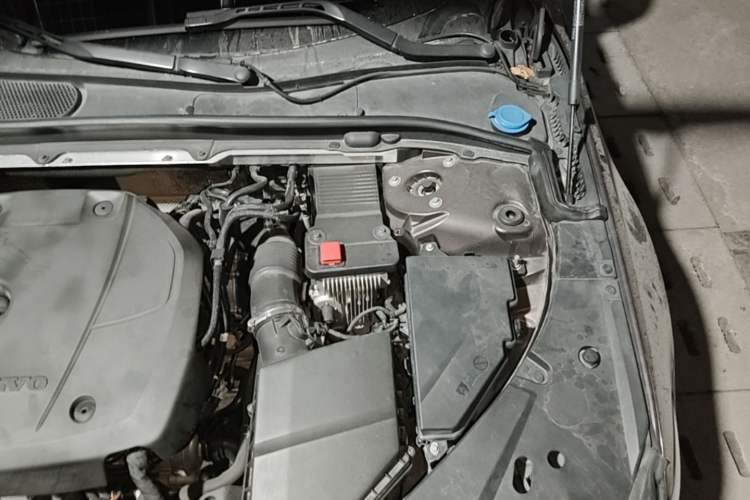 Used Volvo S90 2019 T5 Zhiyi Edition Engine Bay Left