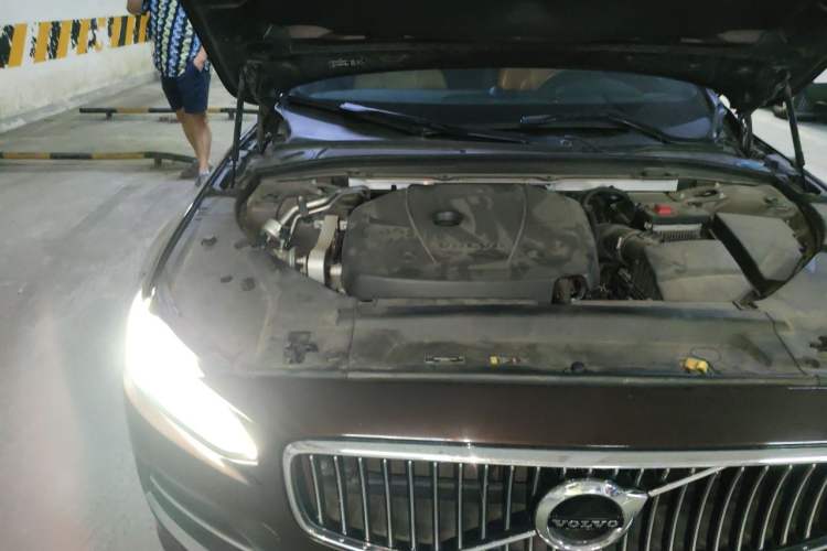 Used Volvo S90 2019 T5 Zhiyi Edition Engine Bay Right