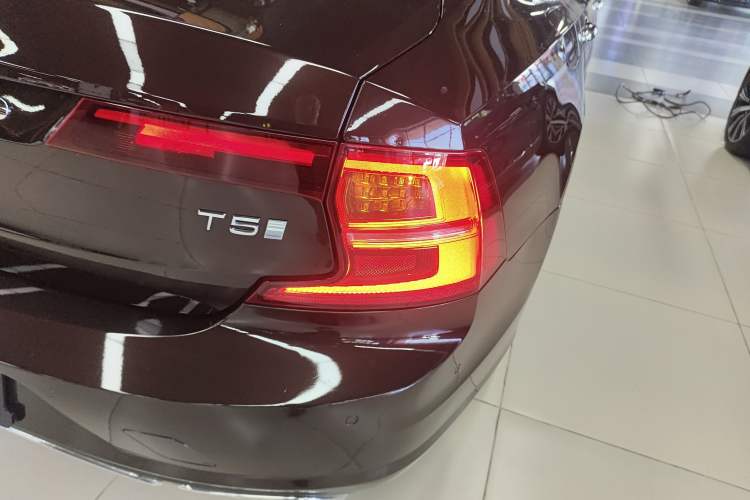 Used Volvo S90 2019 T5 Zhiyuan Edition Exterior 6