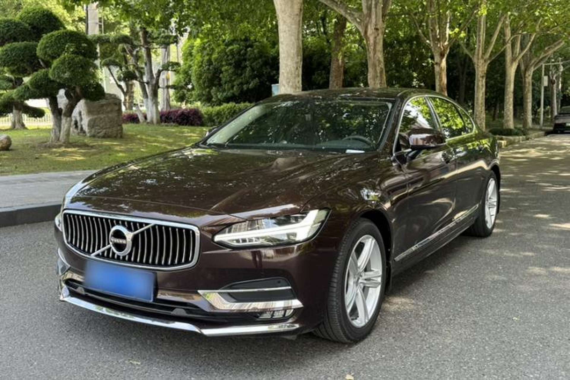 Used Volvo S90 2019 T5 Zhiyi Edition Front Left 45 Deg
