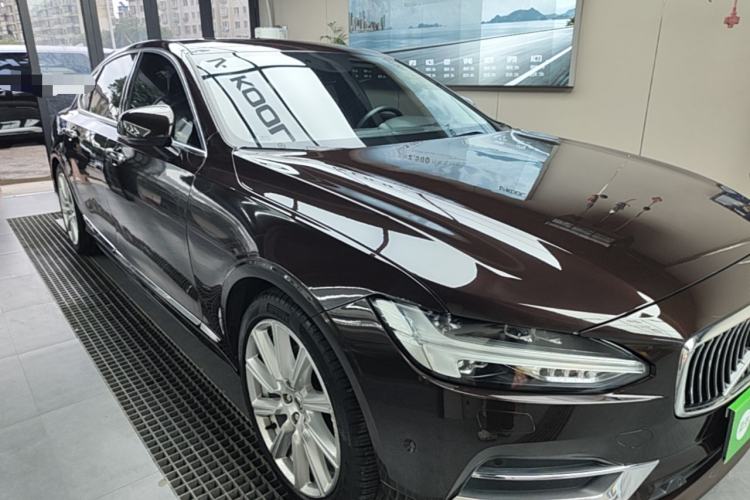 Used Volvo S90 2019 T5 Zhiya Edition Front Right 45 Deg