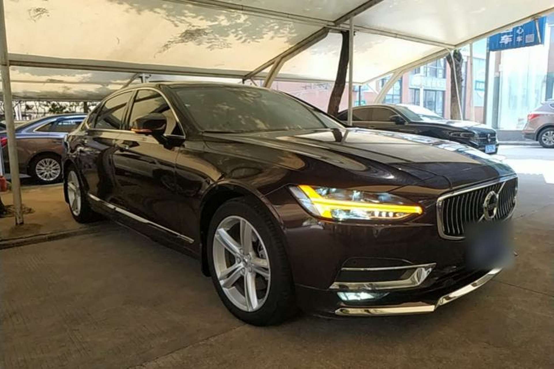 Used Volvo S90 2019 T5 Zhiyi Edition Front Right 45 Deg