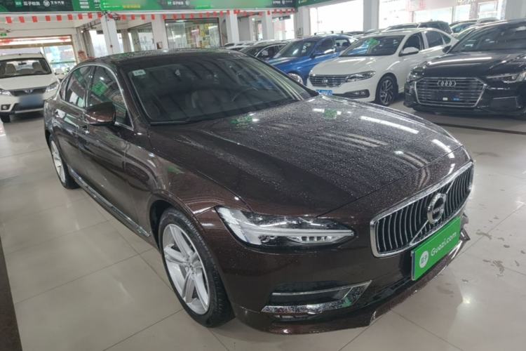 Used Volvo S90 2019 T5 Zhiyi Edition Front Right 45 Deg