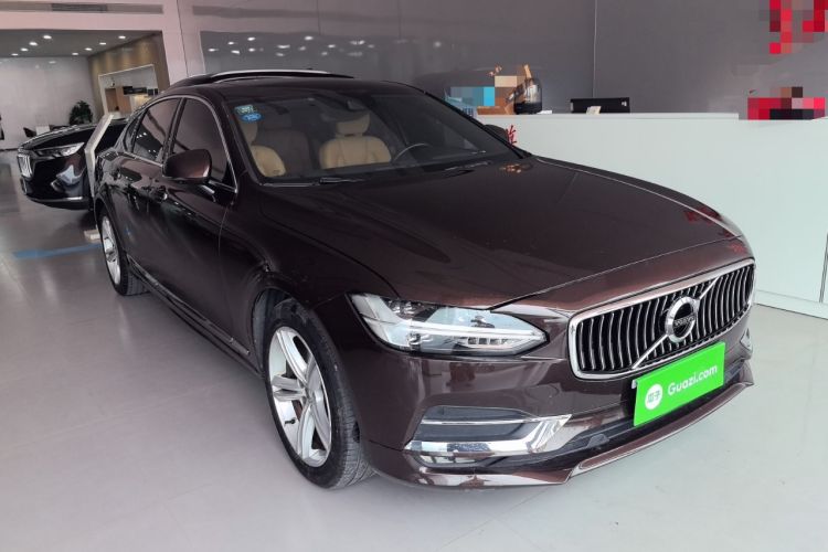 Used Volvo S90 2019 T5 Zhiyi Edition Front Right 45 Deg