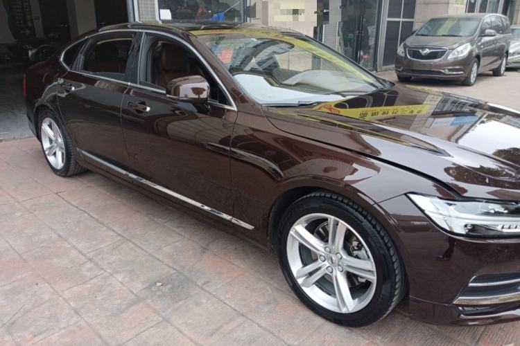 Used Volvo S90 2019 T5 Zhiyi Edition Front Right 45 Deg