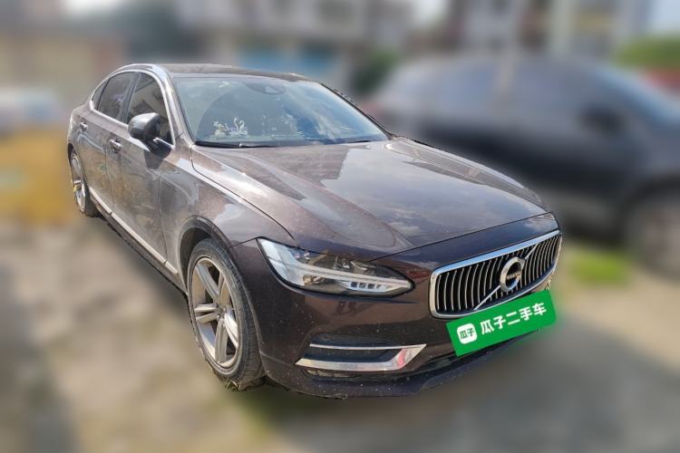Used Volvo S90 2019 T5 Zhiyi Edition Front Right 45 Deg