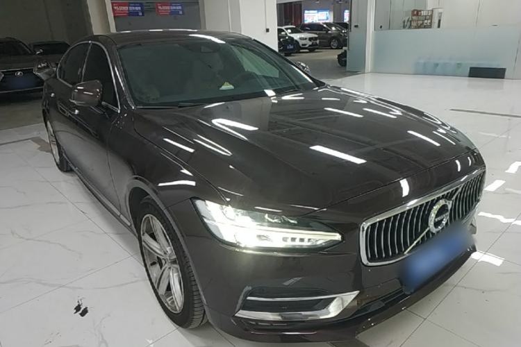 Used Volvo S90 2019 T5 Zhiyi Edition Front Right 45 Deg