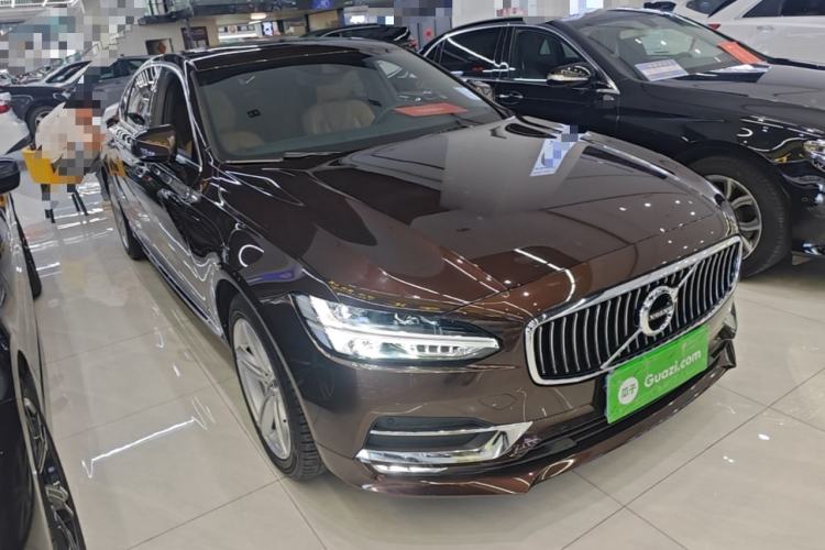 Used Volvo S90 2019 T5 Zhiyi Edition Front Right 45 Deg