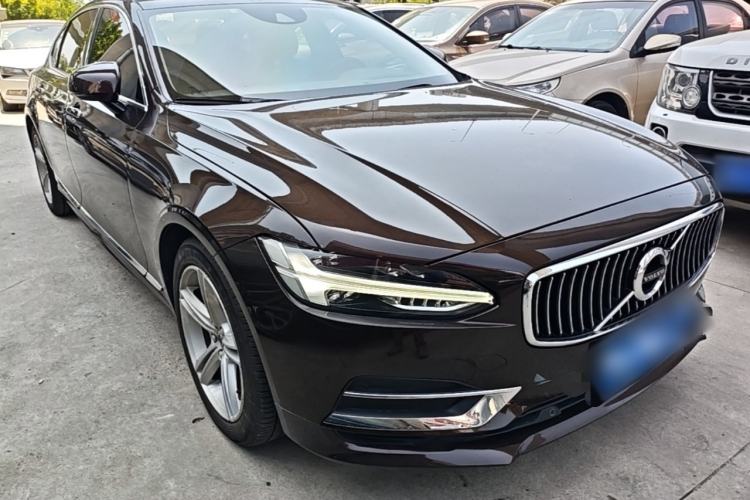Used Volvo S90 2019 T4 Zhiyi Edition Front Right 45 Deg