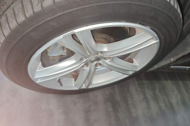 Used Volvo S90 2019 T5 Zhiyuan Edition Left Front Wheel Hub