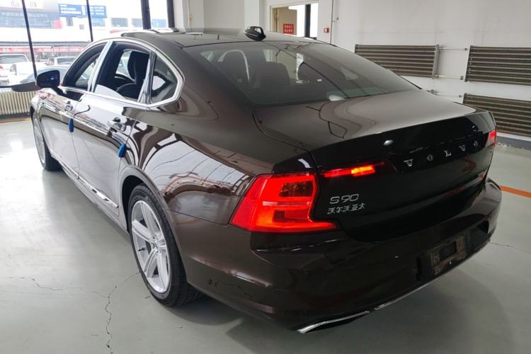 Used Volvo S90 2019 T5 Zhiyi Edition Rear Left 45 Deg